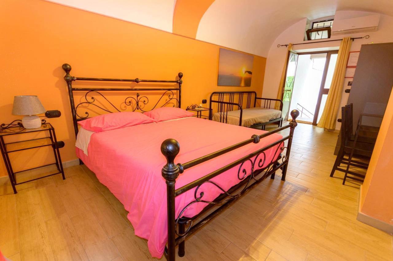 Quintessenza - Sorrento Coast Rentroom Vico Equense Bagian luar foto